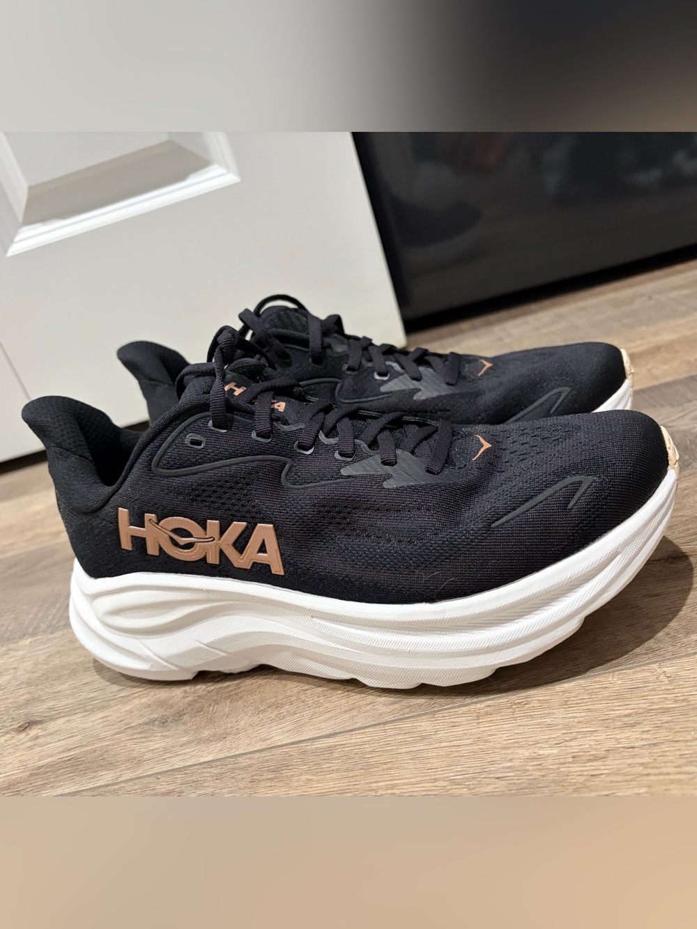 Hoka Women's Clifton 10